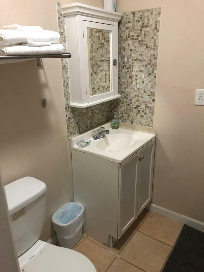 Апартаменты Quiet Cozy Efficiency Голливуд Экстерьер фото